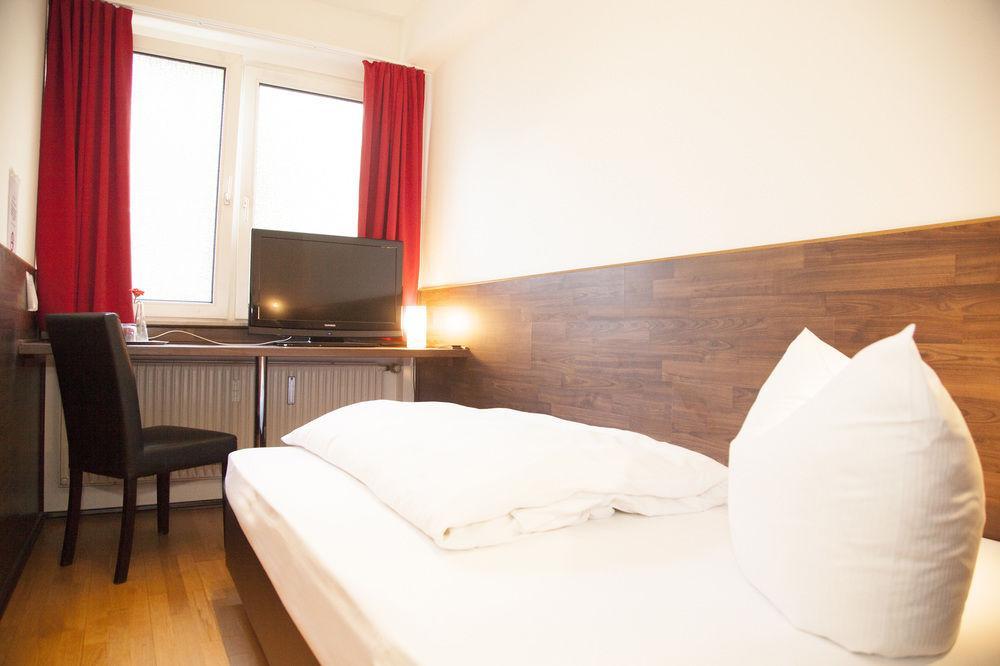 Hotel A&O Koeln Hauptbahnhof Zewnętrze zdjęcie